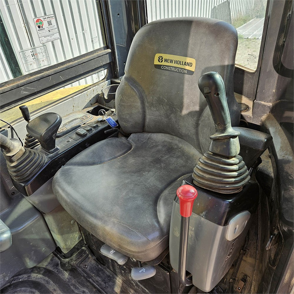 حفارة مصغرة New Holland E26C: صور 9