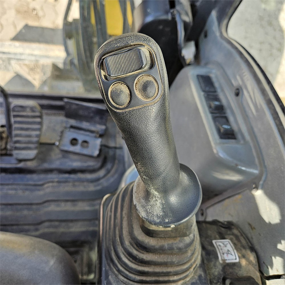 حفارة مصغرة New Holland E26C: صور 11