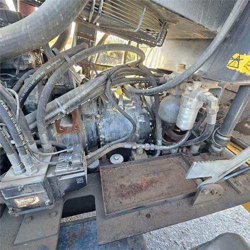 آلة تسوية الأرض New Holland F 106.7A: صور 32 آلة تسوية الأرض New Holland F 106.7A: صور 32