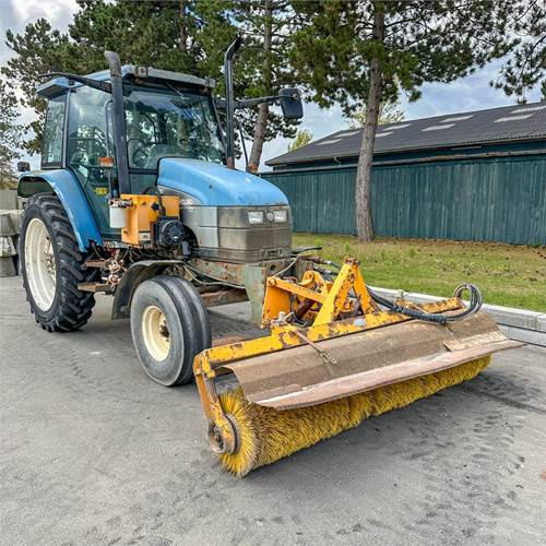 New Holland TS90 - جرار: صور 1 New Holland TS90 - جرار: صور 1