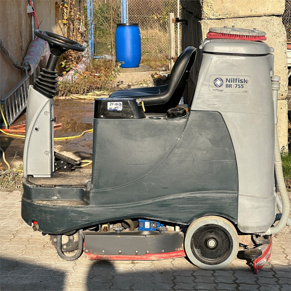 Nilfisk BR 755 - ماكينة فرك وتجفيف: صور 2 Nilfisk BR 755 - ماكينة فرك وتجفيف: صور 2