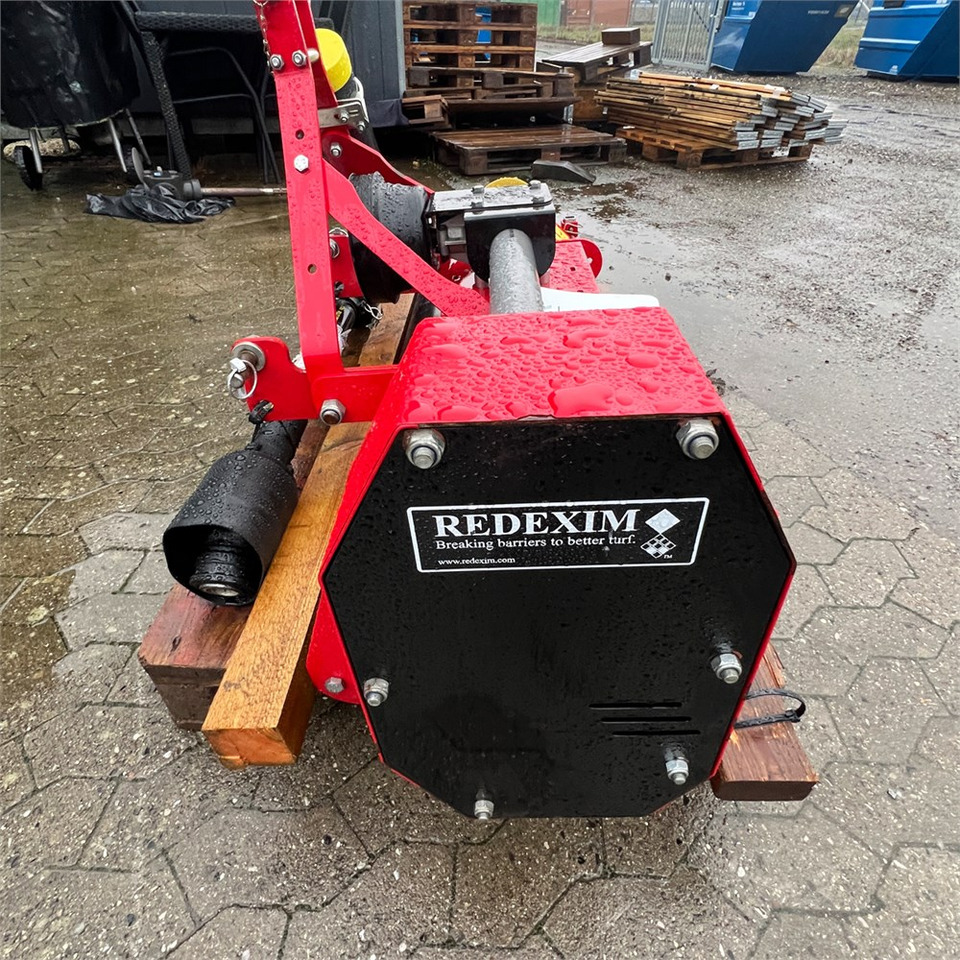 Redexim VC1200 - جزازة المروج: صور 4 Redexim VC1200 - جزازة المروج: صور 4