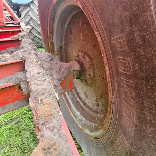 قلابة مقطورة الزراعية Taarup Tip: صور 20 قلابة مقطورة الزراعية Taarup Tip: صور 20