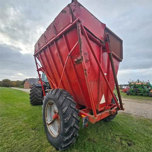 قلابة مقطورة الزراعية Taarup Tip: صور 7 قلابة مقطورة الزراعية Taarup Tip: صور 7