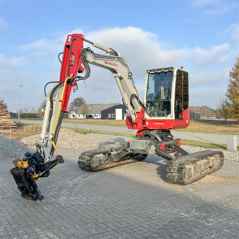 Takeuchi TB260 Levelizer - حفارة مصغرة: صور 1 Takeuchi TB260 Levelizer - حفارة مصغرة: صور 1