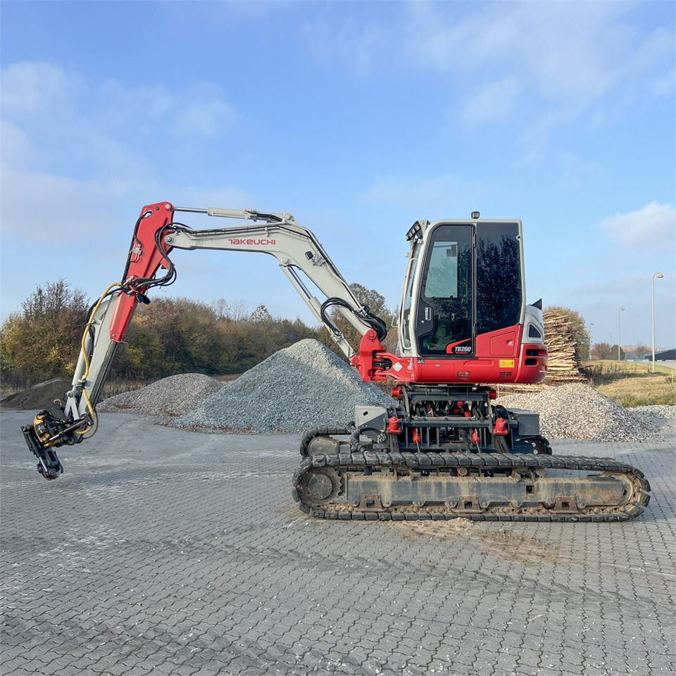 Takeuchi TB260 Levelizer - حفارة مصغرة: صور 5 Takeuchi TB260 Levelizer - حفارة مصغرة: صور 5