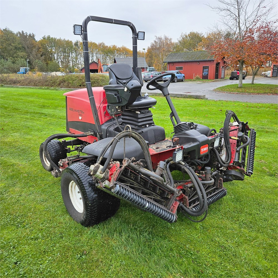 Toro Realmaster 5510 - جزازة المروج: صور 2 Toro Realmaster 5510 - جزازة المروج: صور 2