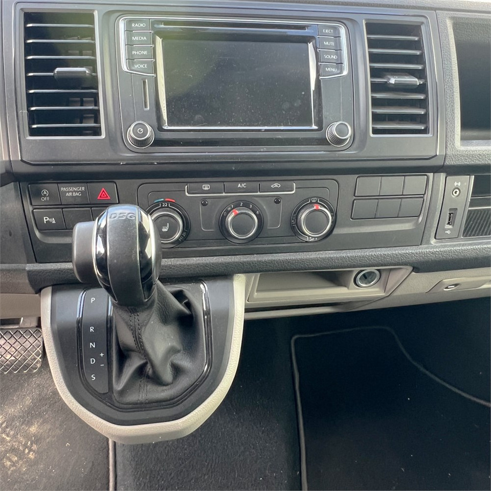 فان المدمجة VW Transporter 2.0 Tdi 204: صور 19