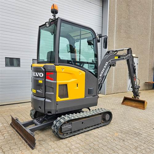 Volvo EC20 E - حفارة مصغرة: صور 5 Volvo EC20 E - حفارة مصغرة: صور 5