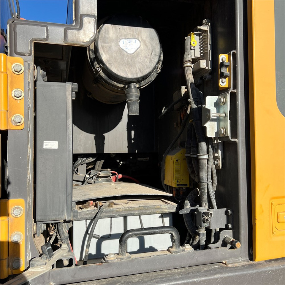 حفارات زحافة Volvo EC250 EL: صور 35
