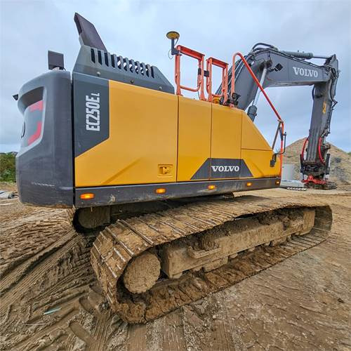 Volvo EC250 EL - حفارات زحافة: صور 4 Volvo EC250 EL - حفارات زحافة: صور 4