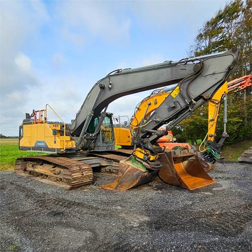 Volvo EC300 EL - حفارات زحافة: صور 1 Volvo EC300 EL - حفارات زحافة: صور 1