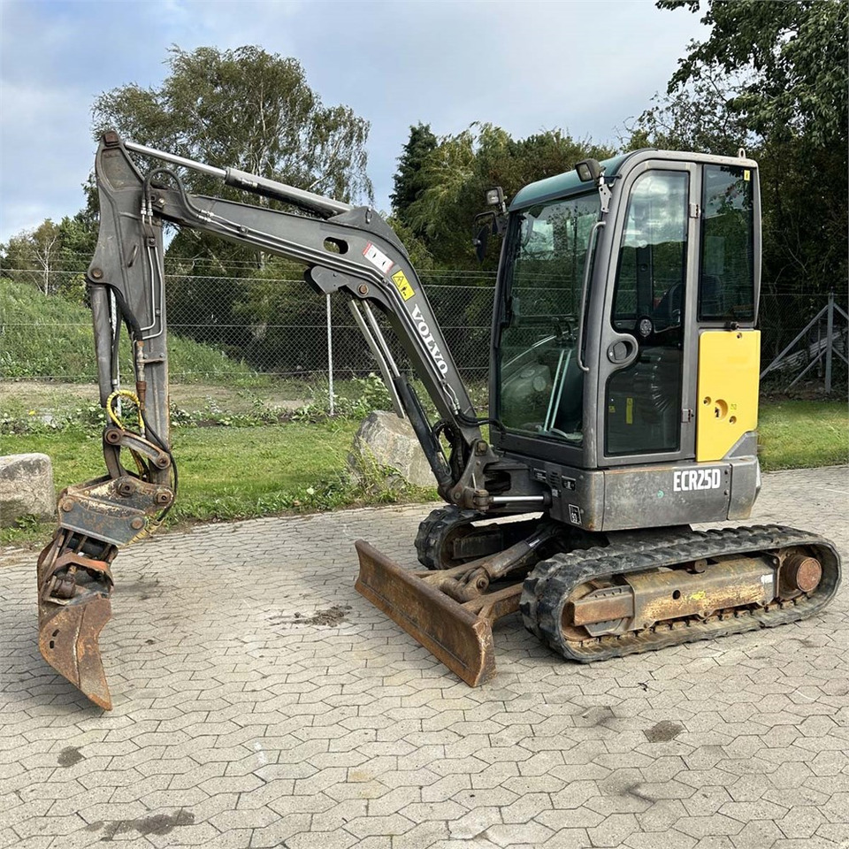 Volvo ECR25 D - حفارة مصغرة: صور 1 Volvo ECR25 D - حفارة مصغرة: صور 1