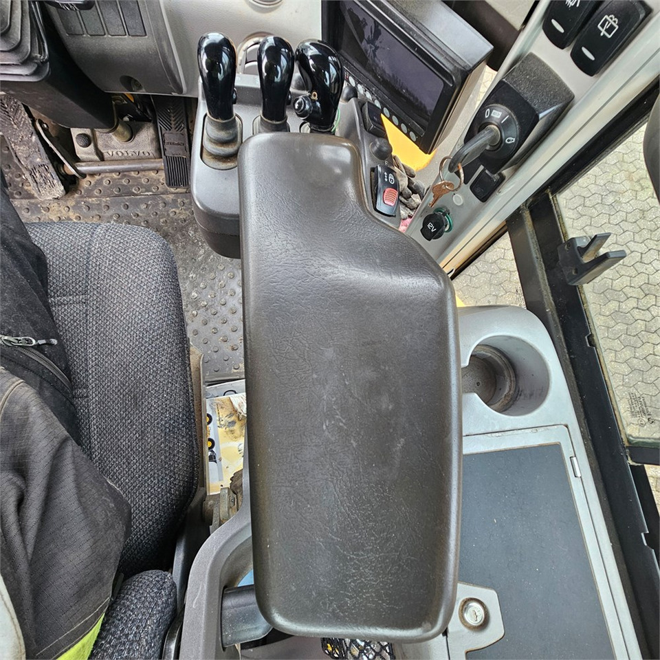 اللودر بعجل Volvo L150 G: صور 25