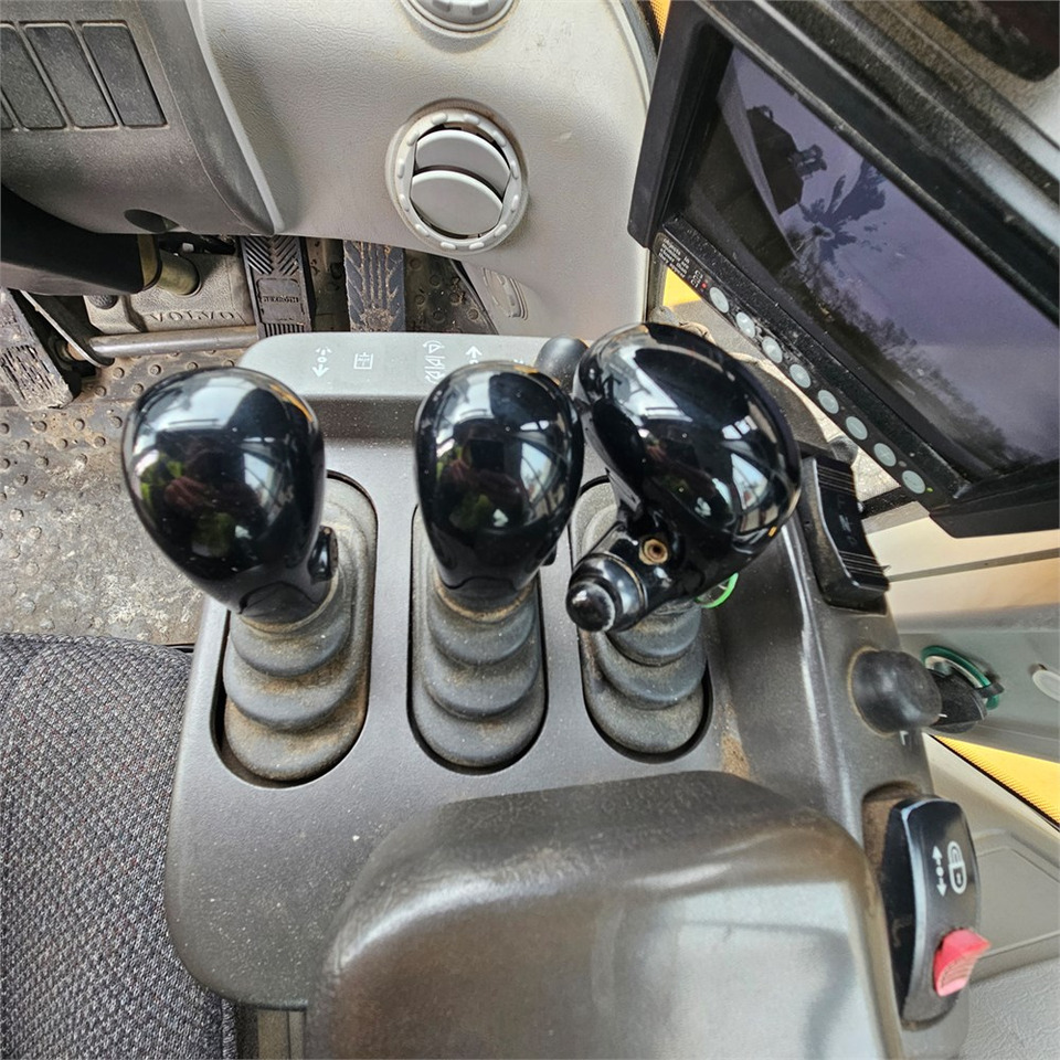 اللودر بعجل Volvo L150 G: صور 26