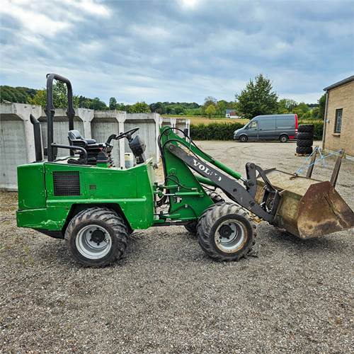 Volvo ZL302C - اللودر بعجل: صور 5 Volvo ZL302C - اللودر بعجل: صور 5