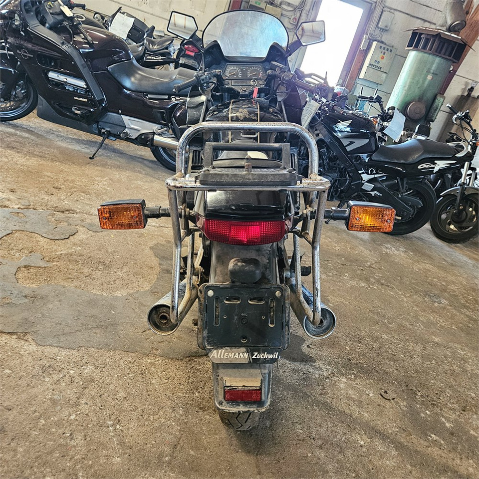 Yamaha XZ550 - دراجة بخارية: صور 4 Yamaha XZ550 - دراجة بخارية: صور 4
