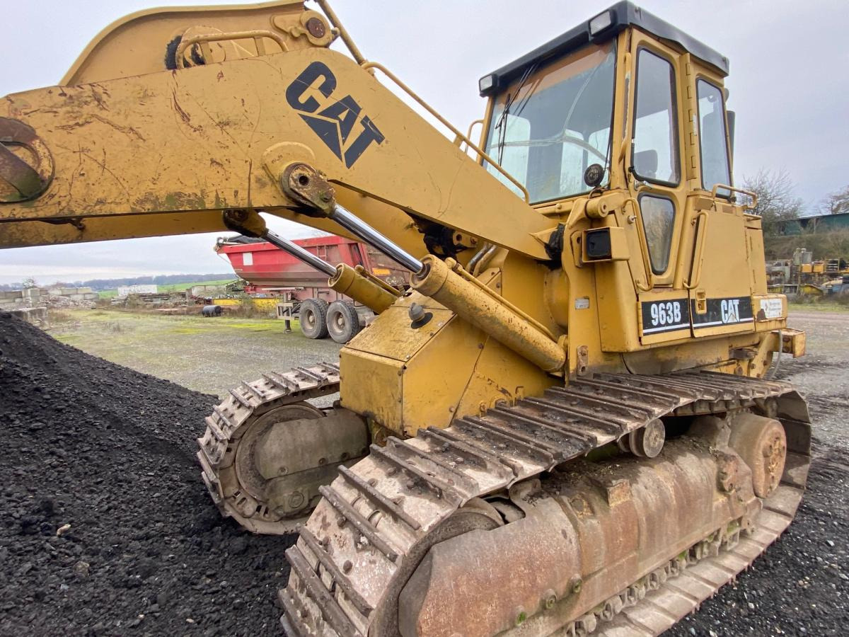اللودر المجنزر Caterpillar 963B: صور 9