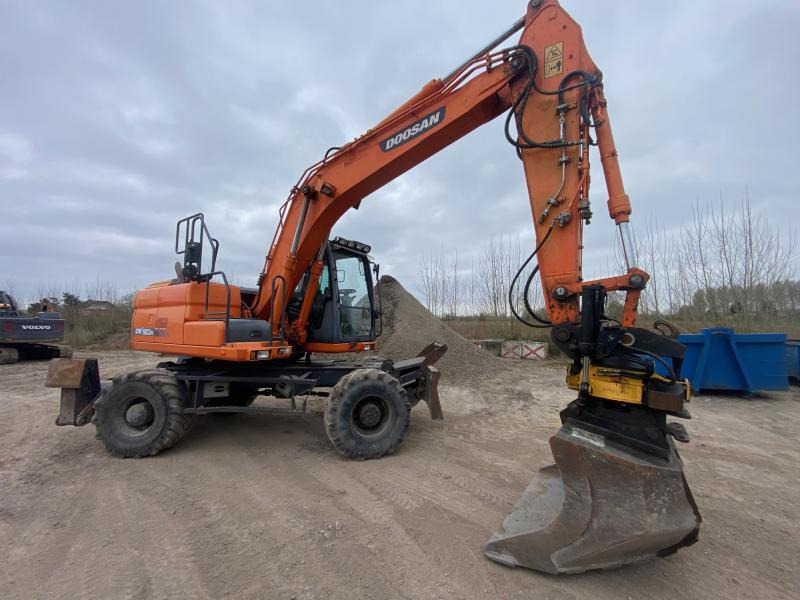 Doosan DX 160W-3 - حفارة على عجلات: صور 3 Doosan DX 160W-3 - حفارة على عجلات: صور 3