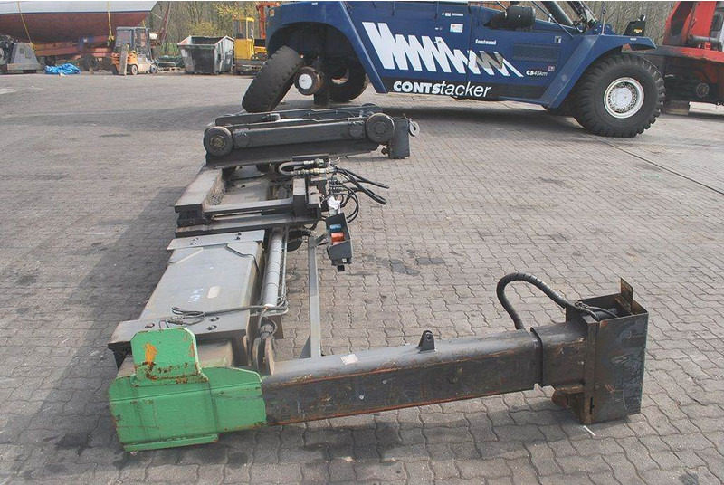 Kalmar 20-40 feet Sidespreader - معدات المناولة: صور 1 Kalmar 20-40 feet Sidespreader - معدات المناولة: صور 1