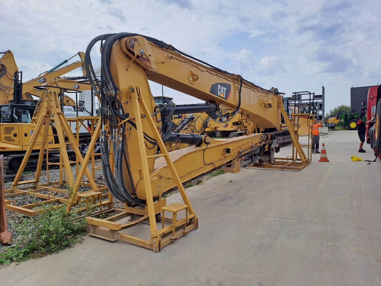 حفارات زحافة CAT 340F UHD: صور 20