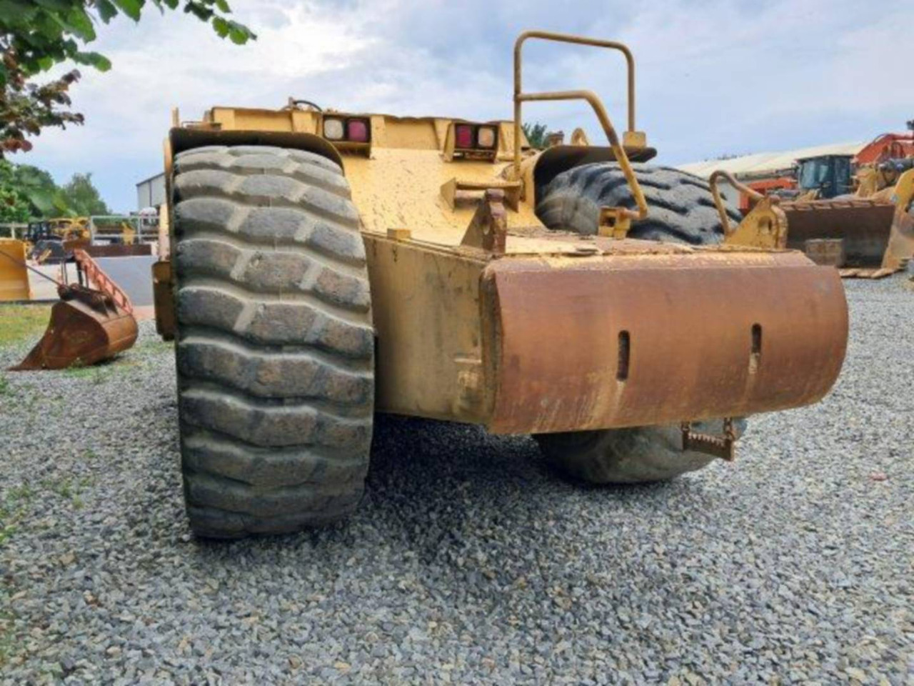 CAT 621F - ماكينات التسوية: صور 4 CAT 621F - ماكينات التسوية: صور 4