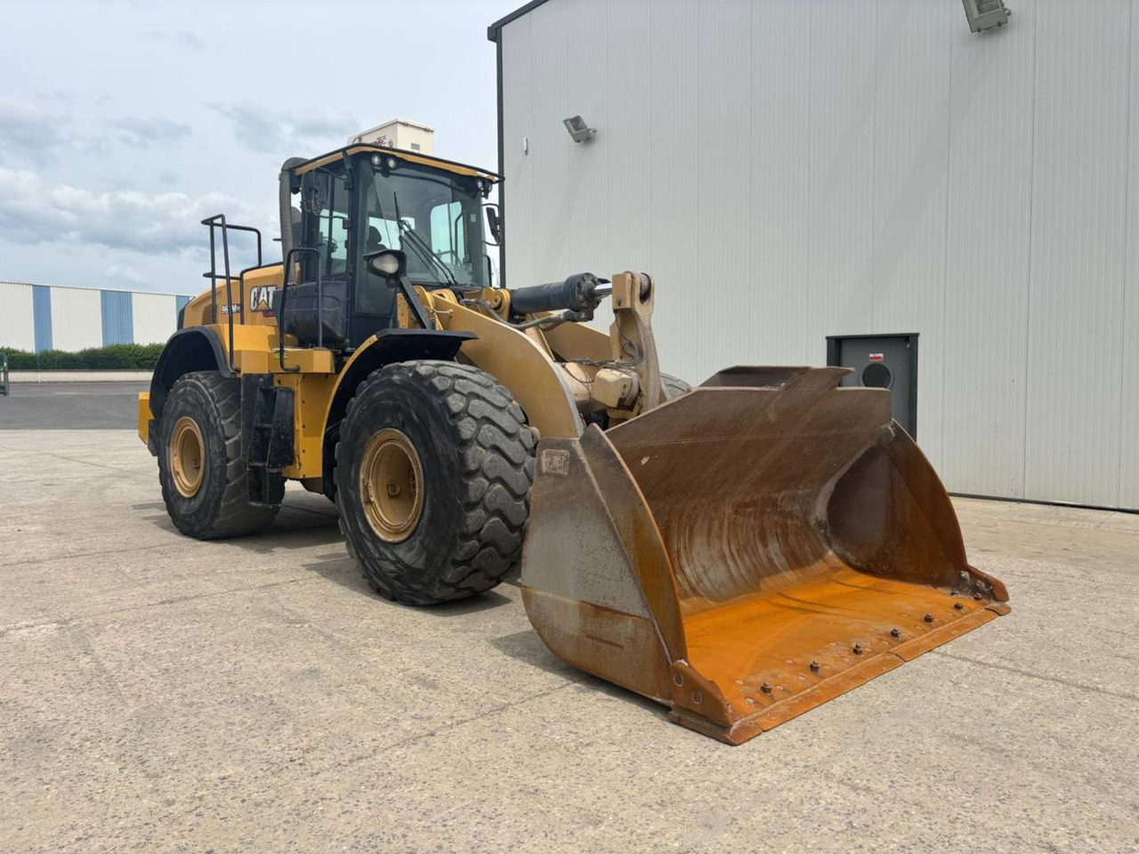 CAT 966M XE - اللودر بعجل: صور 1 CAT 966M XE - اللودر بعجل: صور 1