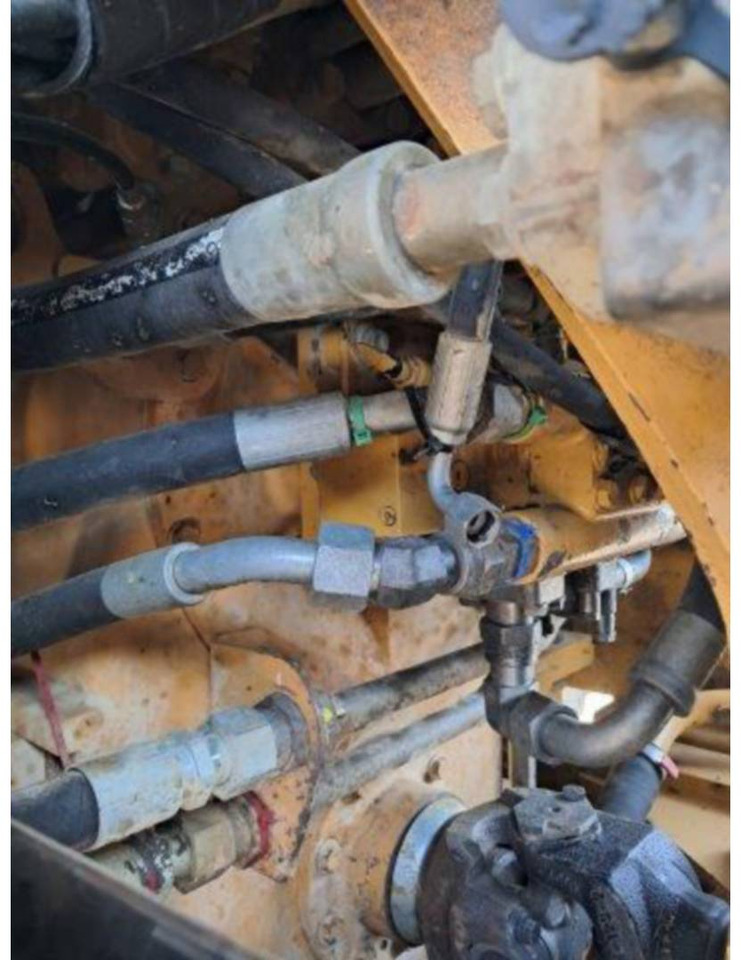 اللودر بعجل CAT 972K: صور 29 اللودر بعجل CAT 972K: صور 29