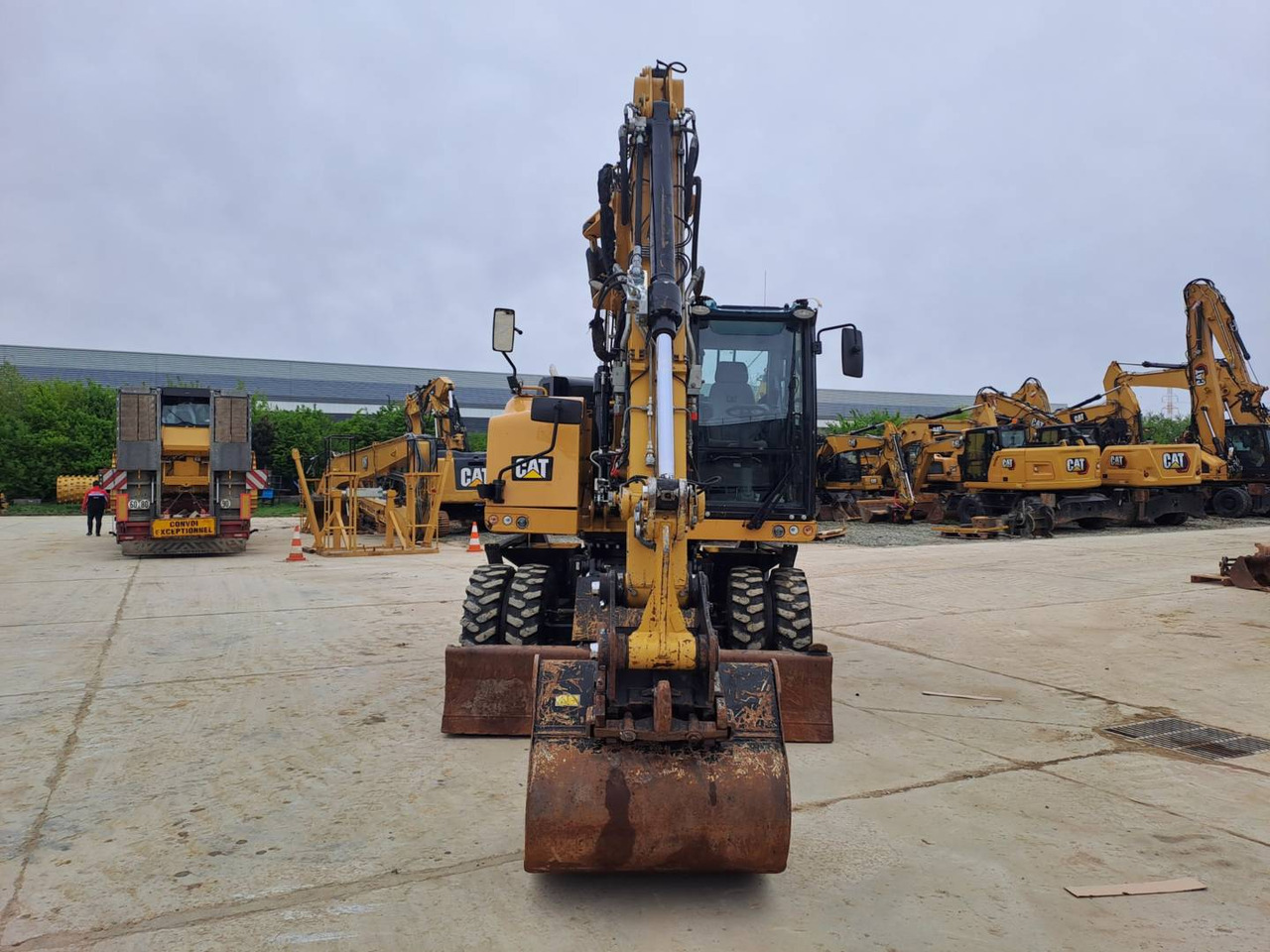 CAT M315F IVC - حفارة على عجلات: صور 3 CAT M315F IVC - حفارة على عجلات: صور 3