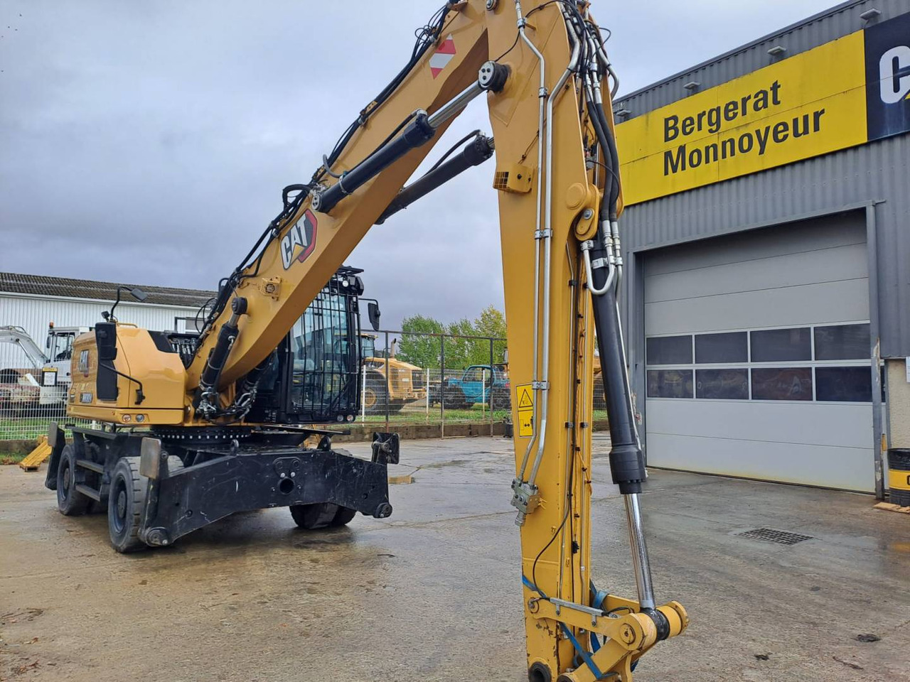 CAT MH3024 - حفارة على عجلات: صور 2 CAT MH3024 - حفارة على عجلات: صور 2