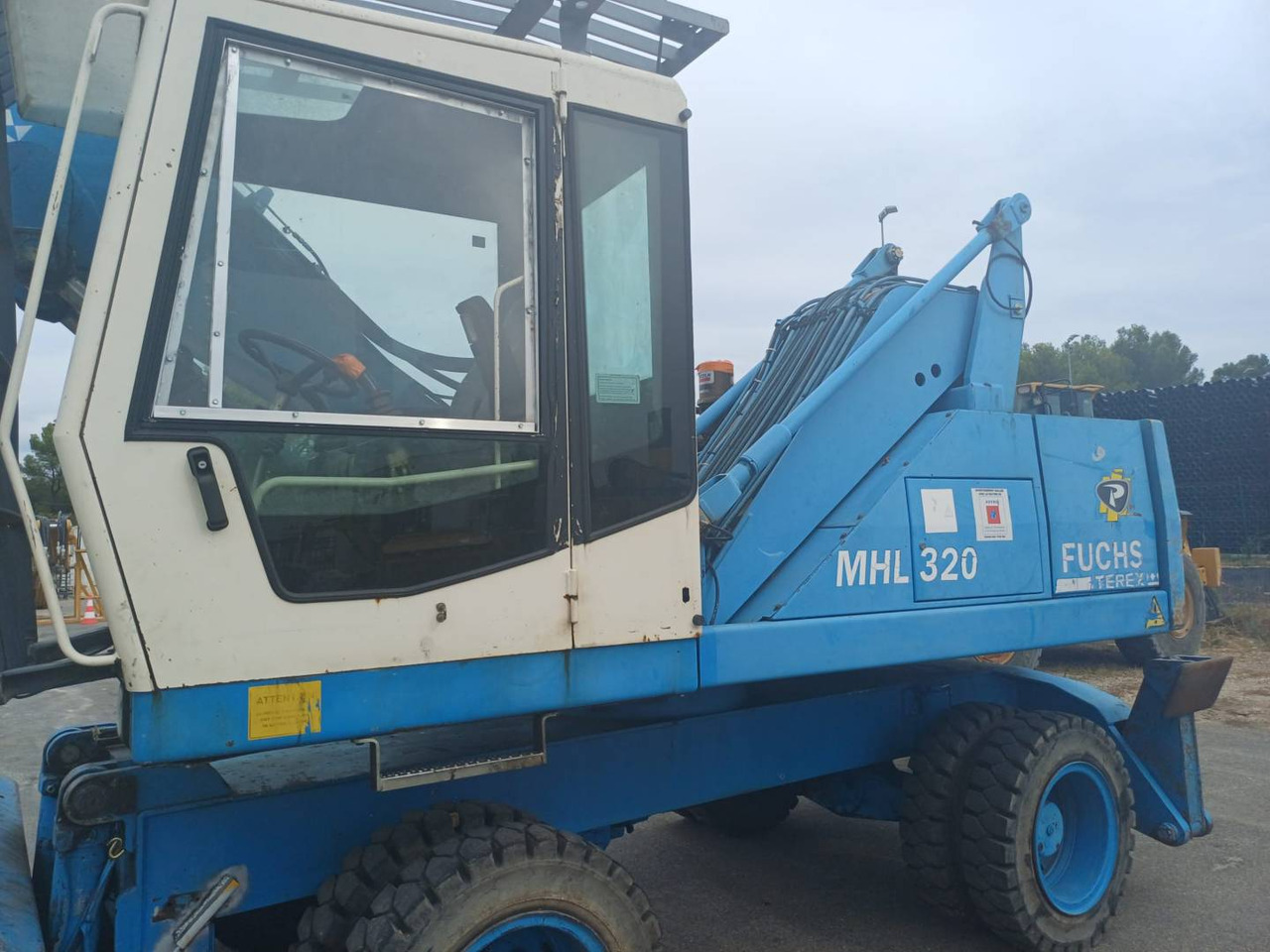 FUCHS MHL320 - حفارة على عجلات: صور 3 FUCHS MHL320 - حفارة على عجلات: صور 3