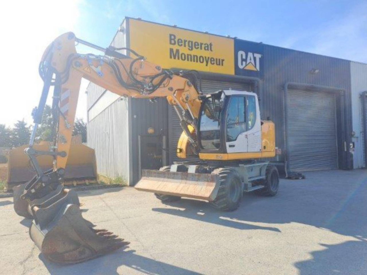 LIEBHERR A913 - حفارة على عجلات: صور 1 LIEBHERR A913 - حفارة على عجلات: صور 1