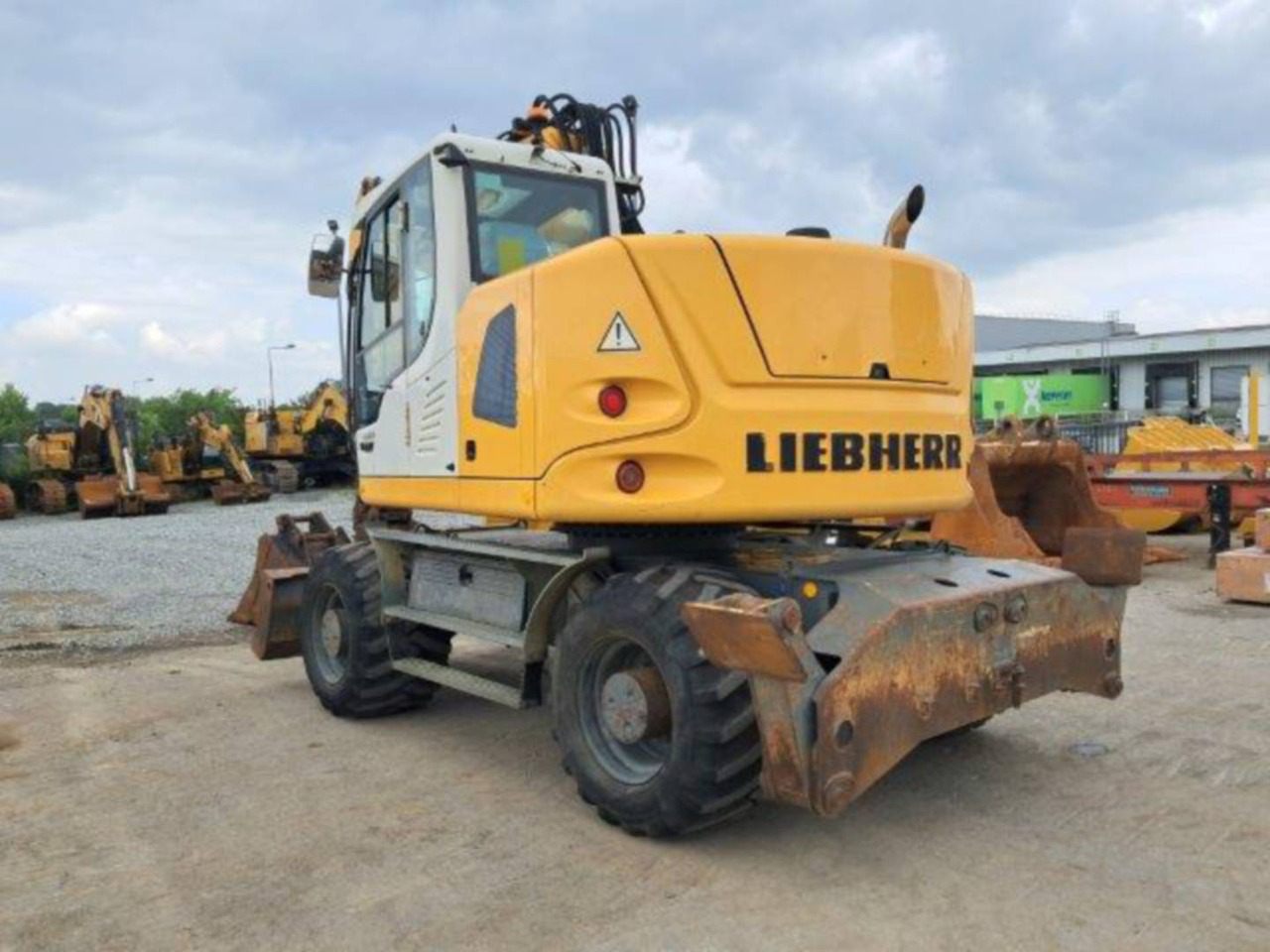 LIEBHERR A914 - حفارة على عجلات: صور 1 LIEBHERR A914 - حفارة على عجلات: صور 1