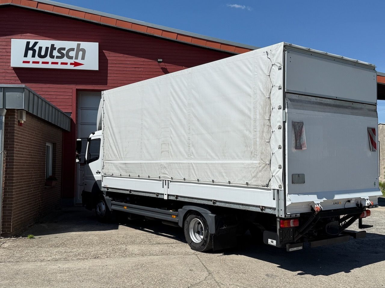 Mercedes-Benz Atego 818L Plane, Ladebordwand, Klima, AHK - شاحنة ستارة: صور 5 Mercedes-Benz Atego 818L Plane, Ladebordwand, Klima, AHK - شاحنة ستارة: صور 5