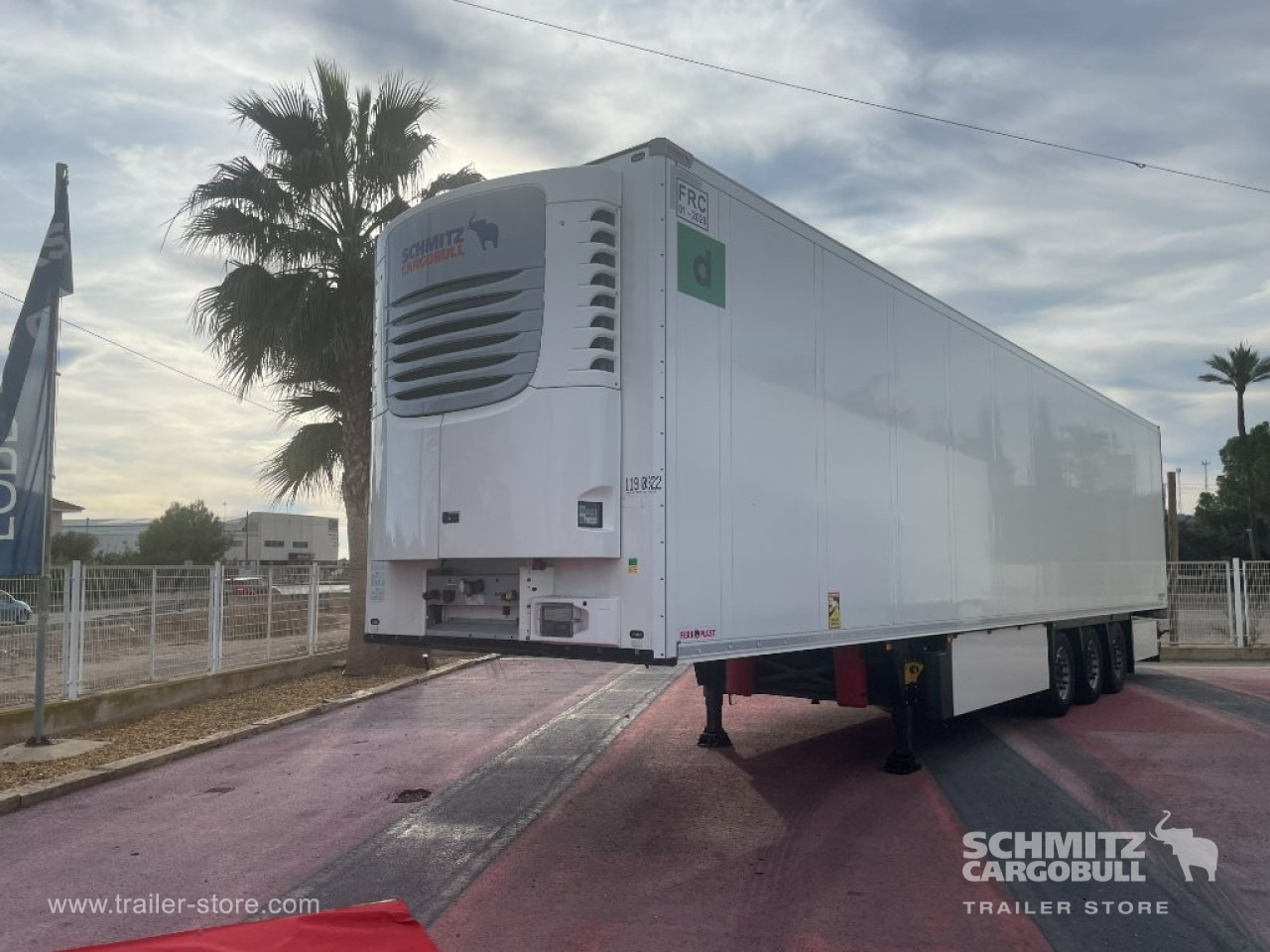 SCHMITZ Semiremolque Frigo Standard - متساوي نصف مقطورة: صور 1 SCHMITZ Semiremolque Frigo Standard - متساوي نصف مقطورة: صور 1