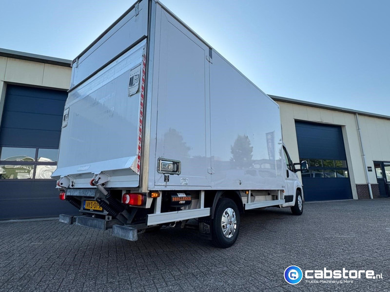 Fiat Ducato 2.3 Multijet 160 Pk Euro 6 - Bouwjaar 2021 - Handgeschakeld 6 speed - Airco - 3 zitplaatsen - Laadklep - بصندوق مغلق شاحنة: صور 4 Fiat Ducato 2.3 Multijet 160 Pk Euro 6 - Bouwjaar 2021 - Handgeschakeld 6 speed - Airco - 3 zitplaatsen - Laadklep - بصندوق مغلق شاحنة: صور 4