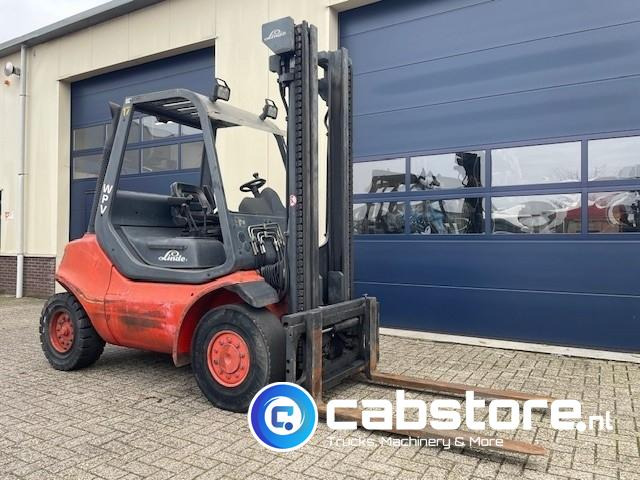Linde H45D Bouwjaar 2001 - Draaiuren 14.600 - Side Shift - 400 cm hefhoogte - Perkins Diesel - رافعة شوكية ديزل: صور 1 Linde H45D Bouwjaar 2001 - Draaiuren 14.600 - Side Shift - 400 cm hefhoogte - Perkins Diesel - رافعة شوكية ديزل: صور 1