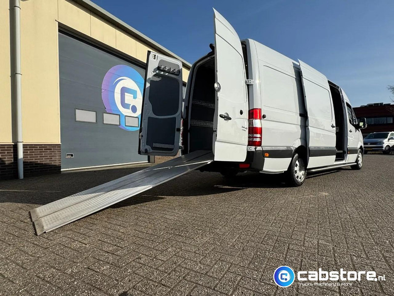 Mercedes-Benz Sprinter 316 CDI L3/H2 316 CDI Euro 5 - L3/H2 - Automaat - Geïntegreerde rijplaten in vloer - Bearlock - Year 2015 - Nieuwe banden - Camperbus - فان: صور 3 Mercedes-Benz Sprinter 316 CDI L3/H2 316 CDI Euro 5 - L3/H2 - Automaat - Geïntegreerde rijplaten in vloer - Bearlock - Year 2015 - Nieuwe banden - Camperbus - فان: صور 3