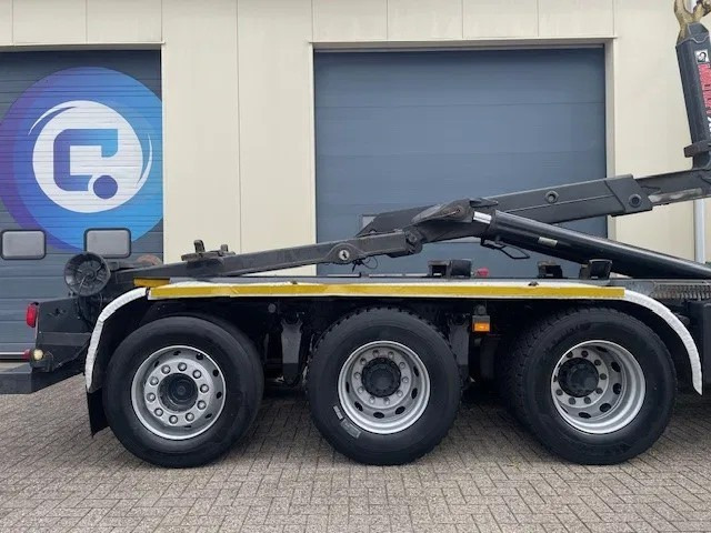 شاحنة كرين Scania P380 LB 8x4*4 HNA Euro 5 - HIAB 211 E-3 Hipro Crane with remote control + Multilift  XR26S61 Hooklift - Year 2009 - Km 336.501 !! - Good condition: صور 11