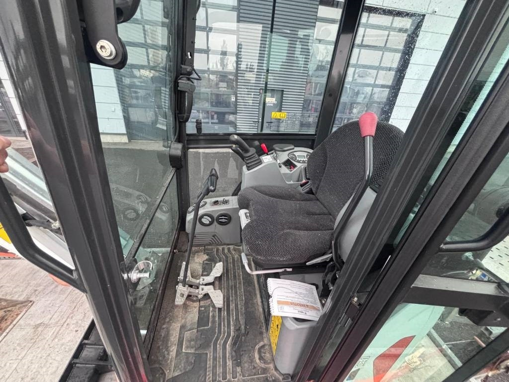 Bobcat E20Z vain 113h ajettu - حفارة مصغرة: صور 4 Bobcat E20Z vain 113h ajettu - حفارة مصغرة: صور 4