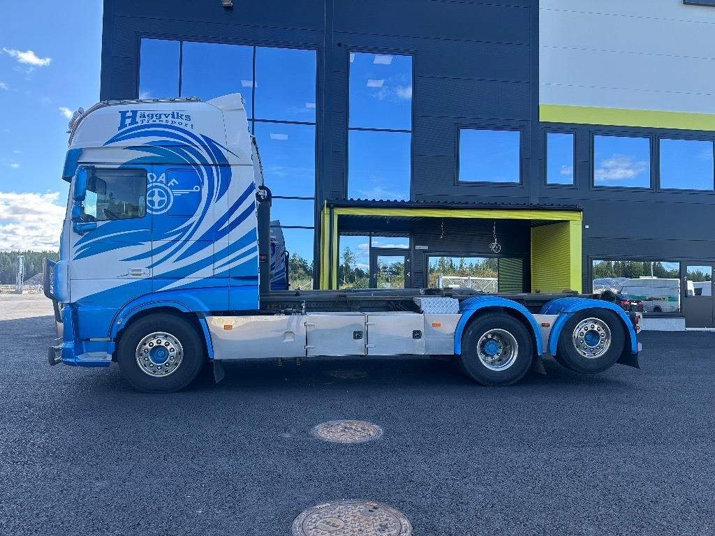 شاحنة ذات الخطاف DAF XF 530 6x2*4: صور 7