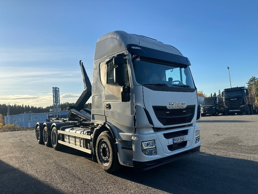 Iveco Stralis 560 8x4*4 - شاحنة ذات الخطاف: صور 3 Iveco Stralis 560 8x4*4 - شاحنة ذات الخطاف: صور 3