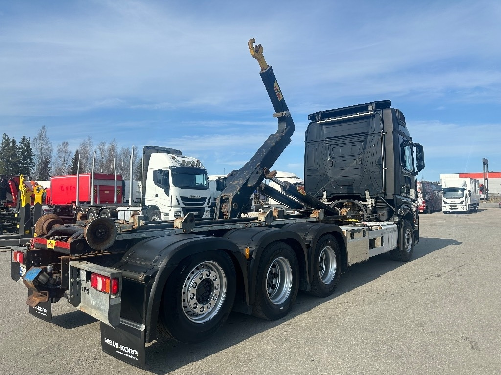 Mercedes-Benz Actros 3563 - شاحنة ذات الخطاف: صور 5 Mercedes-Benz Actros 3563 - شاحنة ذات الخطاف: صور 5