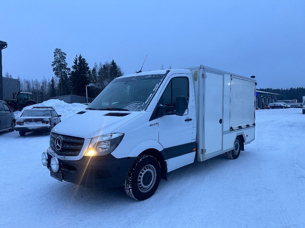 Mercedes-Benz Sprinter 316 Huoltoauto - الشاحنات الصغيرة صندوق مغلق: صور 1 Mercedes-Benz Sprinter 316 Huoltoauto - الشاحنات الصغيرة صندوق مغلق: صور 1