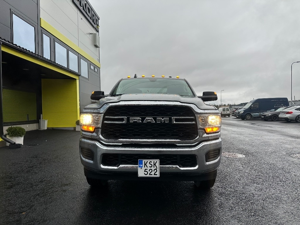 RAM 2500 Tradesman - شاحنة البيك أب: صور 2 RAM 2500 Tradesman - شاحنة البيك أب: صور 2