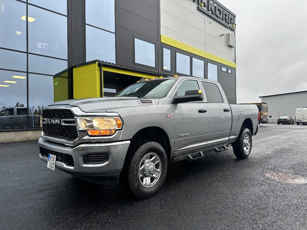 RAM 2500 Tradesman - شاحنة البيك أب: صور 1 RAM 2500 Tradesman - شاحنة البيك أب: صور 1