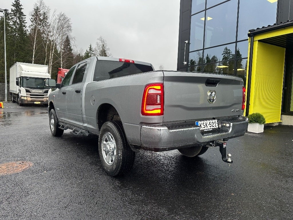 RAM 2500 Tradesman - شاحنة البيك أب: صور 5 RAM 2500 Tradesman - شاحنة البيك أب: صور 5