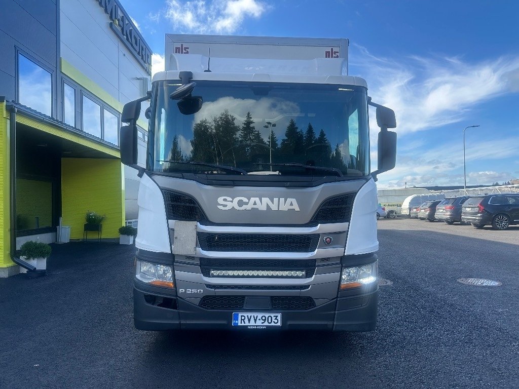 Scania P250  - بصندوق مغلق شاحنة: صور 2 Scania P250  - بصندوق مغلق شاحنة: صور 2