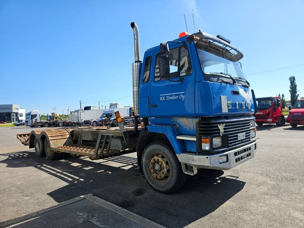 Sisu SM 320 - شاحنة قطع الأشجار: صور 3 Sisu SM 320 - شاحنة قطع الأشجار: صور 3