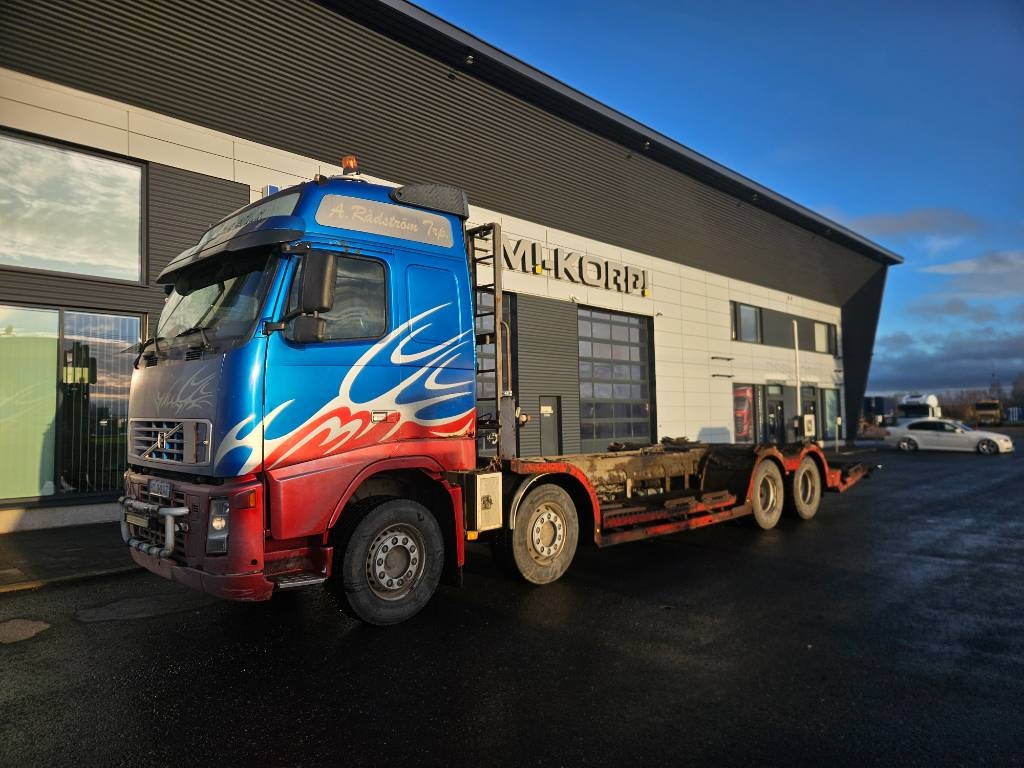 Volvo FH12 8x4 - شاحنة قطع الأشجار: صور 1 Volvo FH12 8x4 - شاحنة قطع الأشجار: صور 1